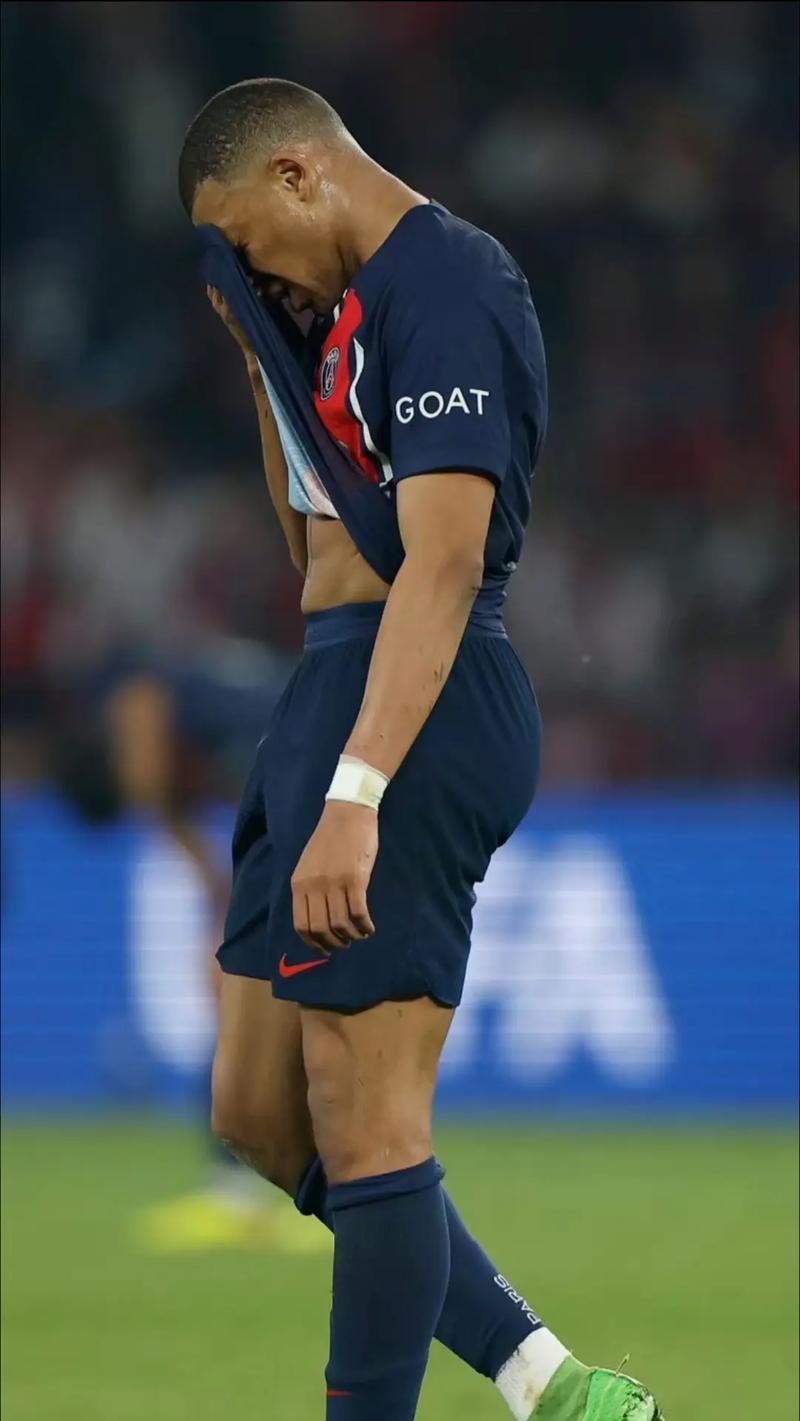 森保一：全队出色防守完成了零封，击败加纳会增强球员的信心（森保一：零封彰显团队防守，战胜加纳将提振球员信心）