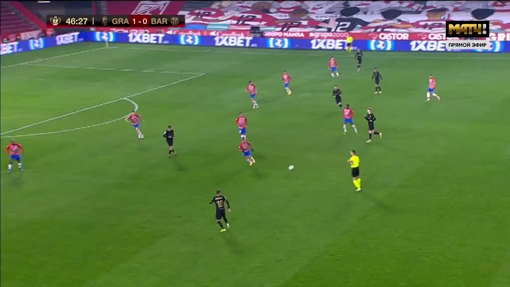 中场核心破门后致敬球迷，感人一幕（中场大将建功后向球迷致意，暖心一刻）